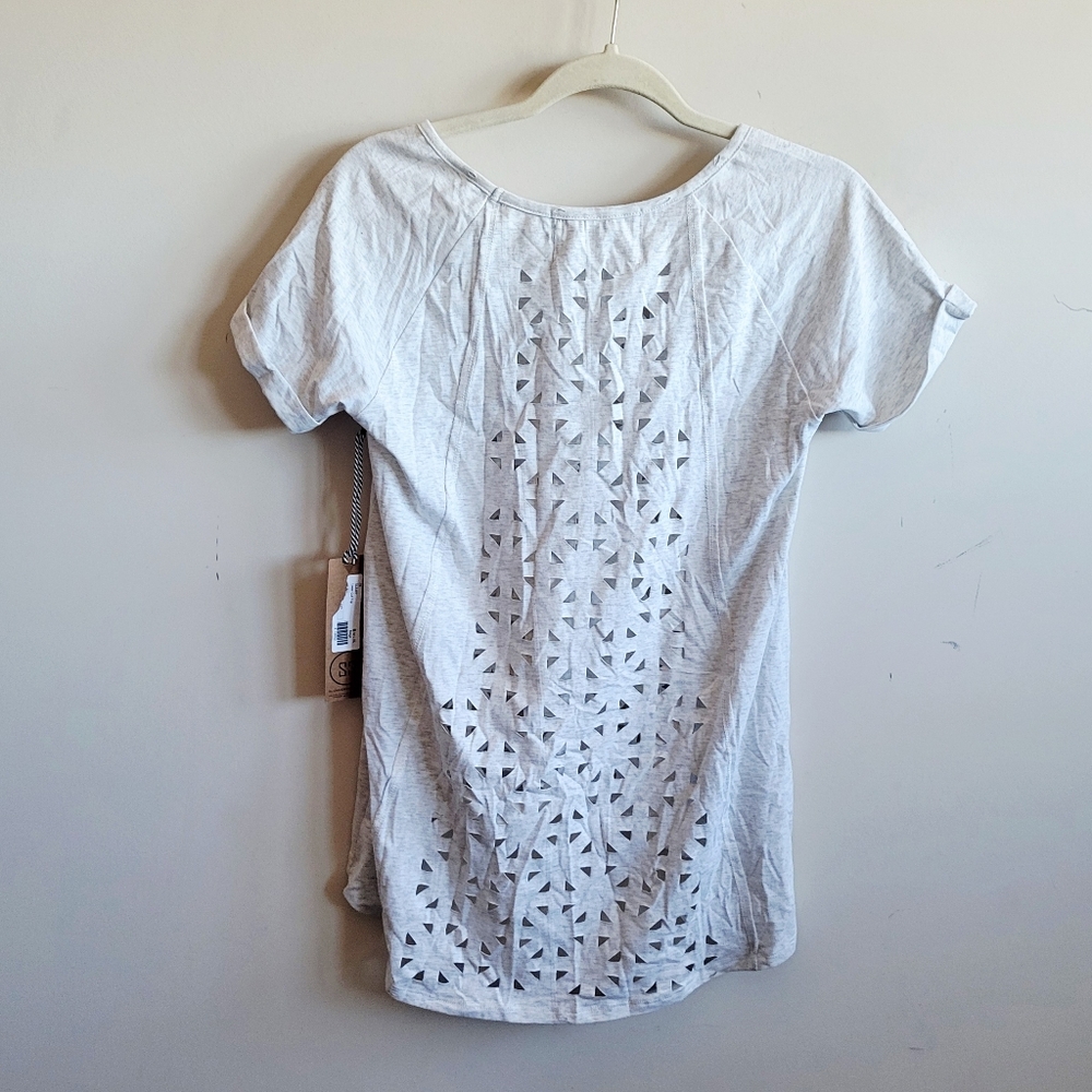 SLOANE ROUGE Laser Cut‎ Top - Picture 3 of 6
